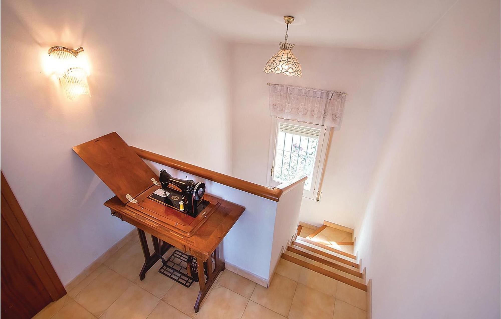 Hébergement de vacances Awesome In With House Sea View Santa Susanna