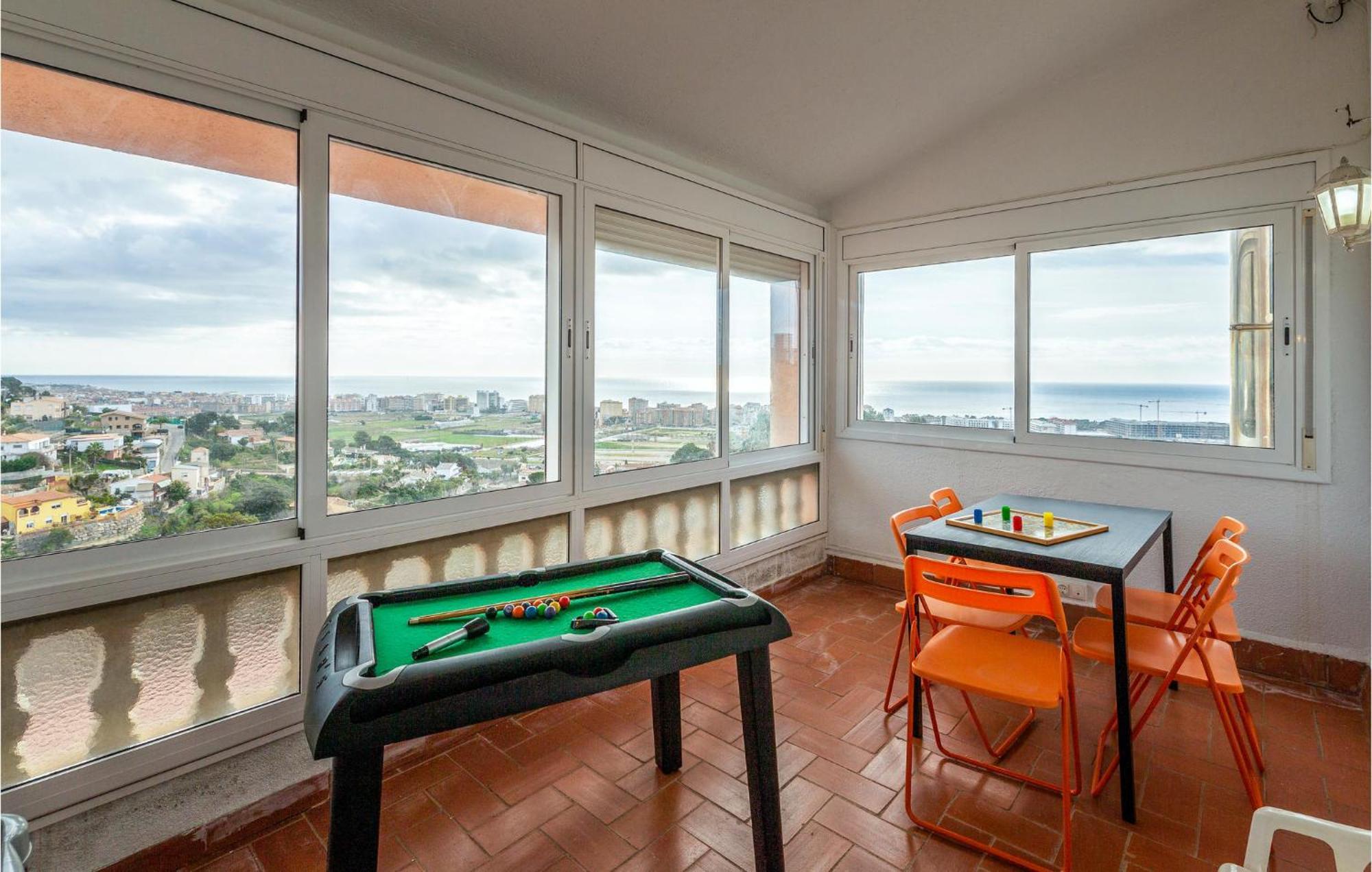 Hébergement de vacances Awesome In With House Sea View Santa Susanna